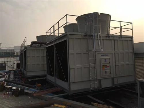 冷卻塔在中央空調(diào)設(shè)備中的作用？(冷卻塔機(jī)組的工作原